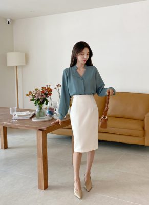 Phối với đầm công sở