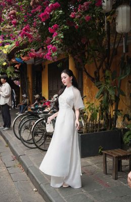 Giày cao gót mặc áo dài học sinh loại nào đẹp, phù hợp môi trường học đường và không đau chân? Hướng dẫn chọn giày theo chiều cao, màu sắc và dáng người.
